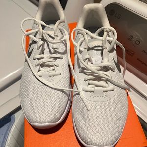 Womens Nike BRAND NEW